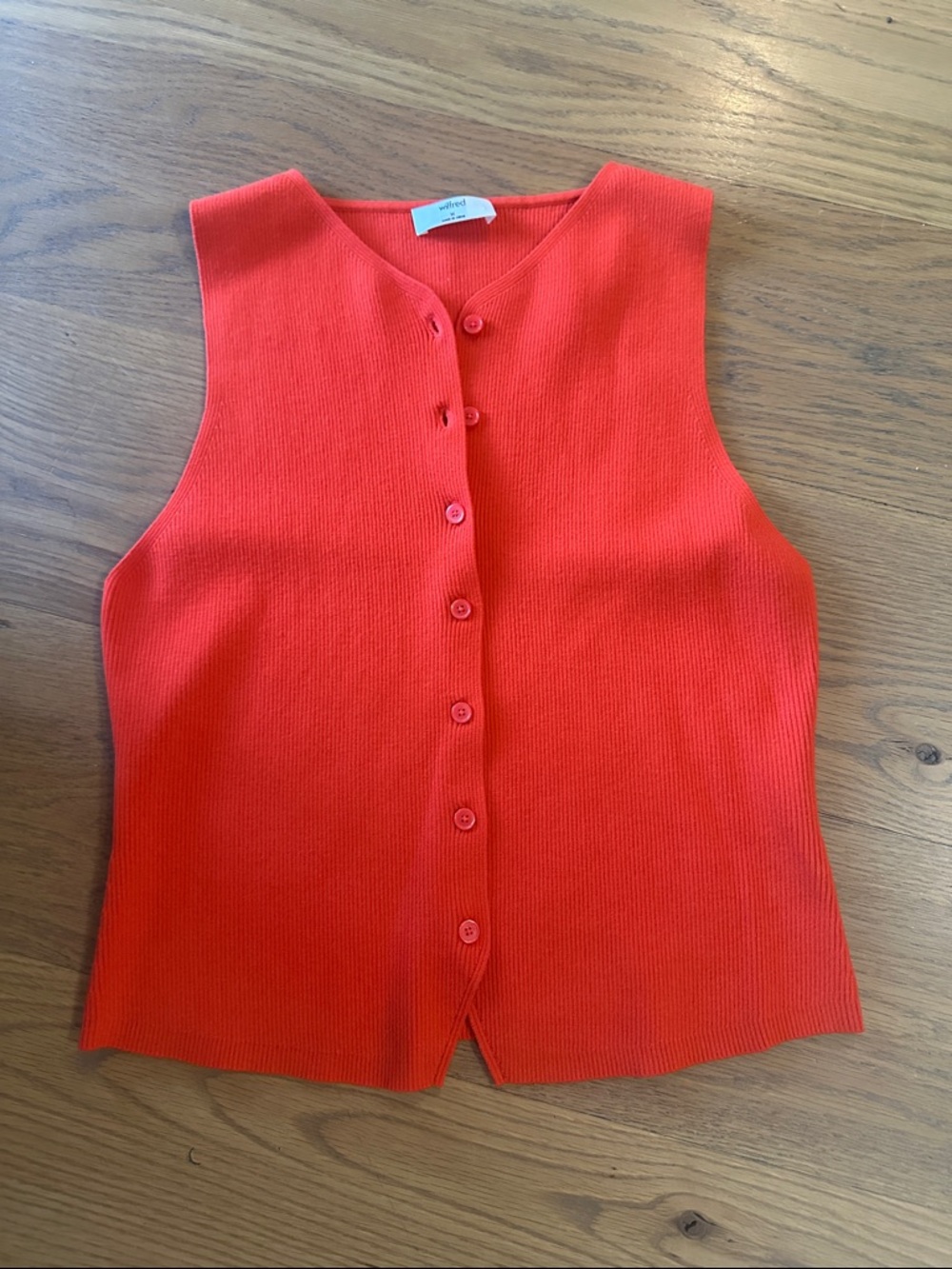 Aritxis Wilfred V-Neck Ribbed Button Tank in Vibrant Red OrangeSIZE M
EXCELLENT